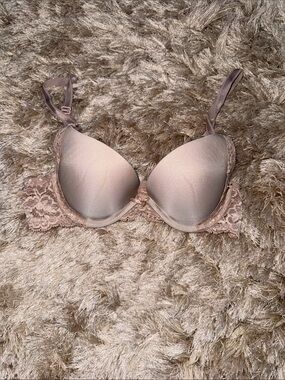 Victoria's Secret Blush Lace Push-Up Bra